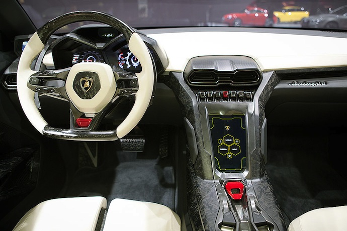 Спортивный внедорожник Lamborghini (фото 3)