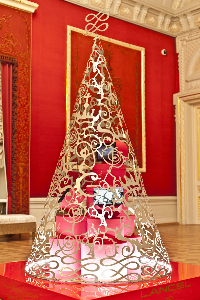Уникальная елка Lancel Daligramme в Большом (фото 1)