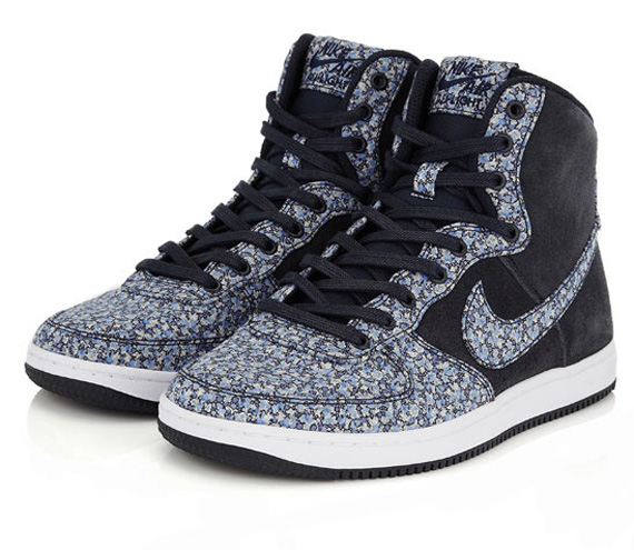Новая коллекция Nike и Liberty (фото 1)