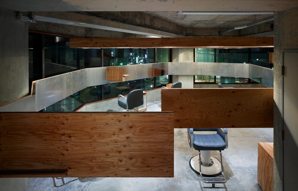 Необычные парикмахерские в Японии (фото 6)