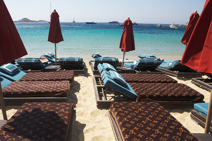 Pop-up shop Louis Vuitton на Миконосе (фото 9)