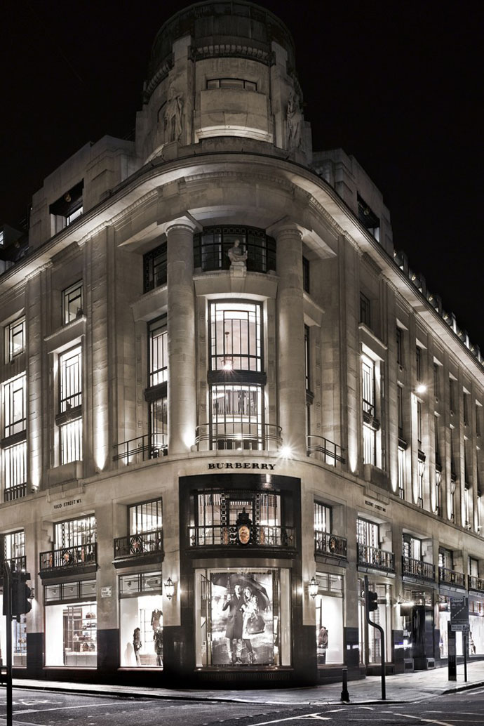 Самый большой бутик Burberry (фото 2)