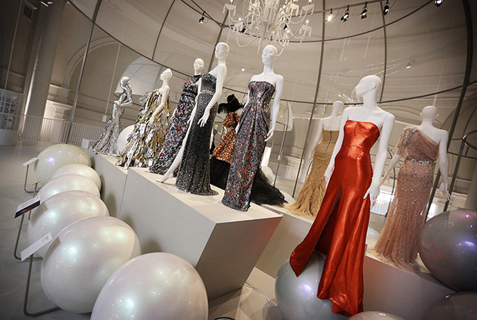 Гости закрытого preview выставки "Бальные платья" (фото 12)