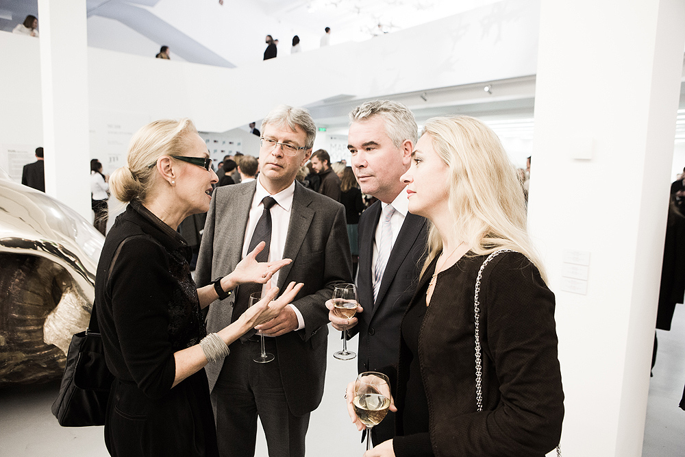 Открытие выставки Марка Куинна в Москве (фото 9)