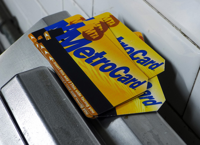 Картины Нью-Йорка из карточек метро (фото 1)