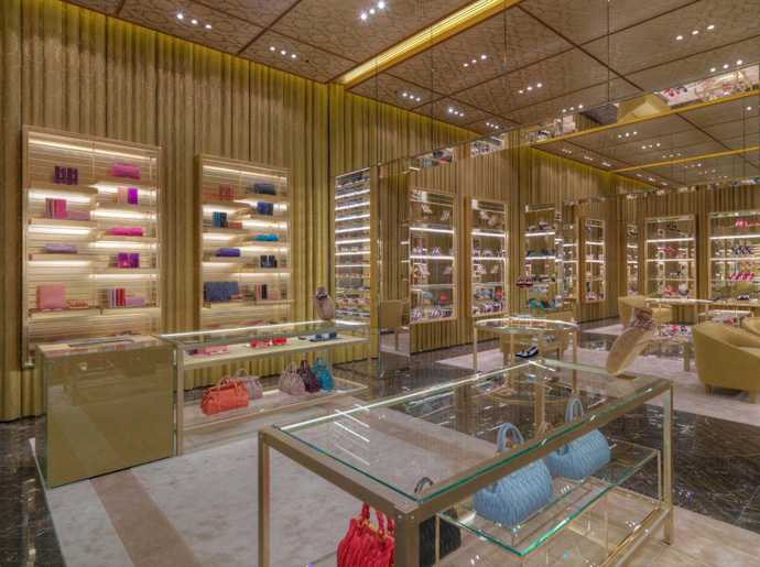 Бутики Prada и Miu Miu открылись в Dubai Mall (фото 3)