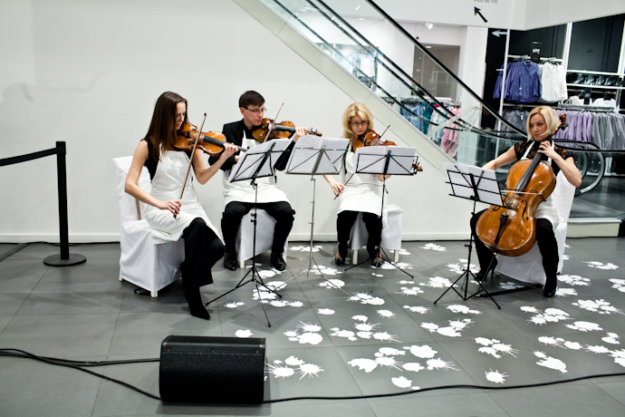 Коктейль в честь запуска Margiela with H&M (фото 42)