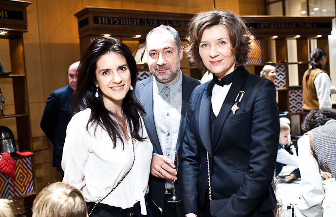 Новогодняя елка в бутике Cartier (фото 2)