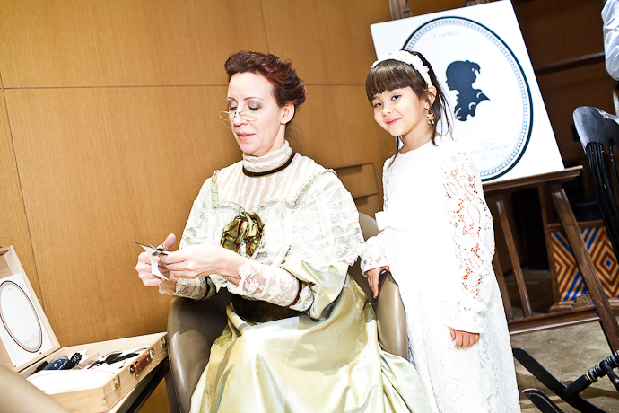 Новогодняя елка в бутике Cartier (фото 20)