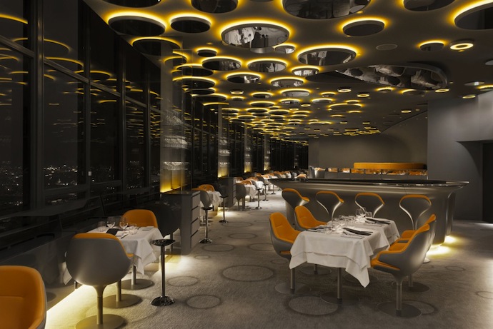 В небе над Парижем (фото 2)