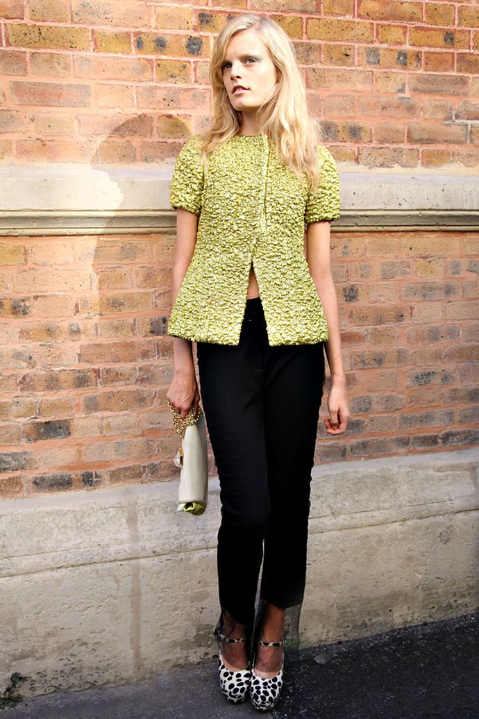 Неделя моды в Париже. Streetstyle. Часть 2 (фото 23)