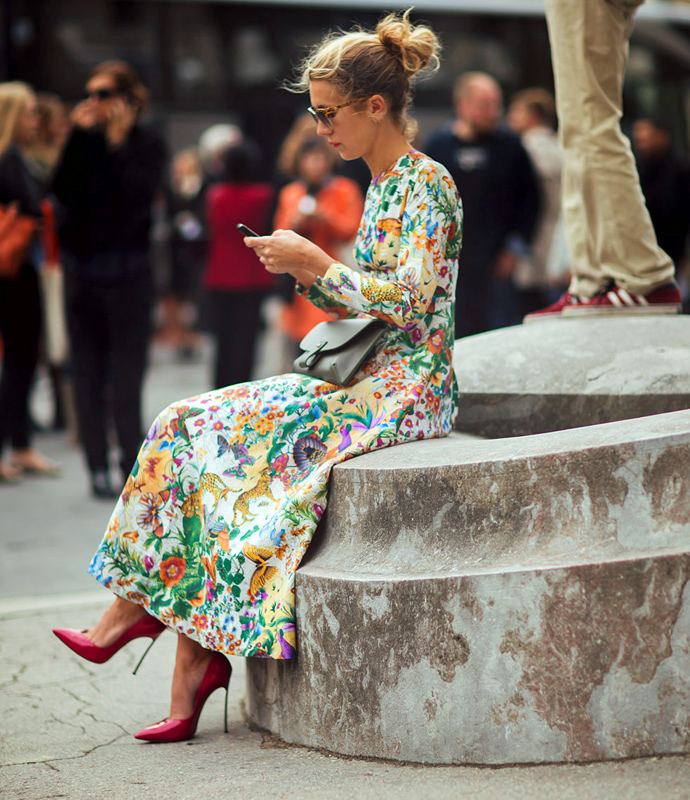 Натали Джус в платье в цветочек Натали Джус в платье в цветочек