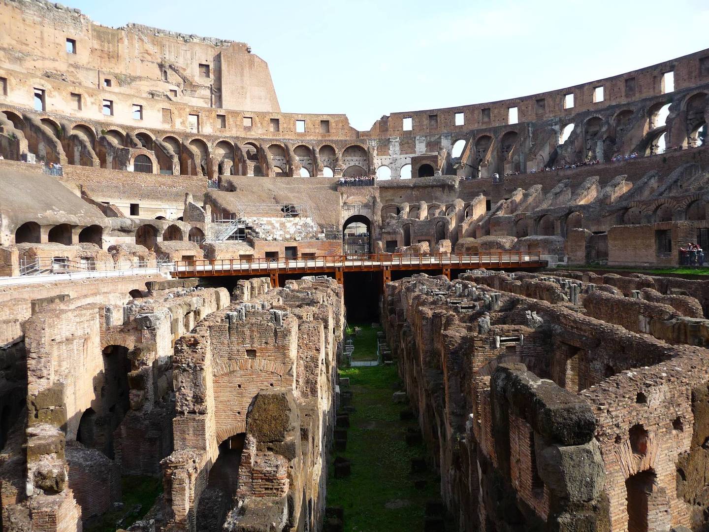 Бомба в Колизее возмутила Рим (фото 1)
