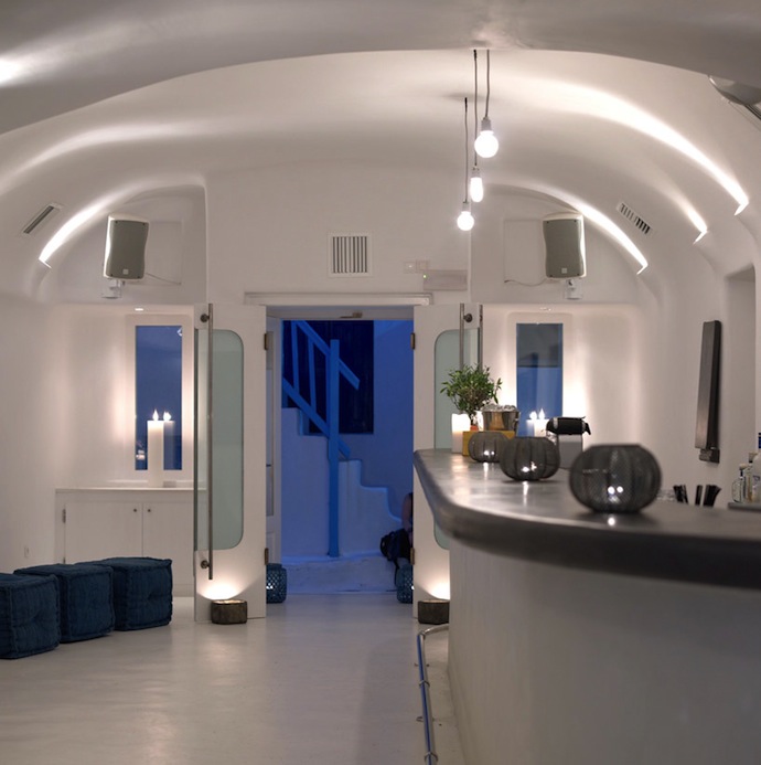 Белоснежный ресторан в Греции (фото 6)