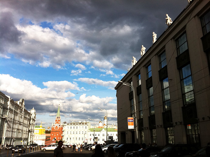Книжный магазин напротив Кремля (фото 1)