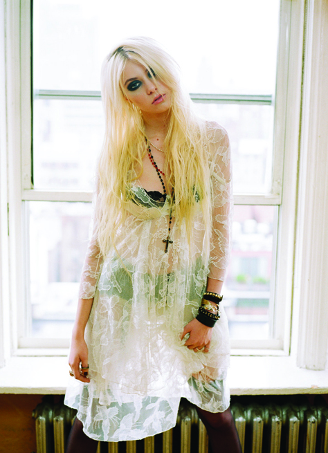 Эксклюзив Buro24/7: интервью с Тейлор Момсен (фото 2)