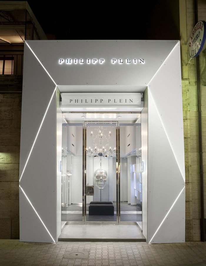 Бутик Philipp Plein в Тоскане (фото 1)