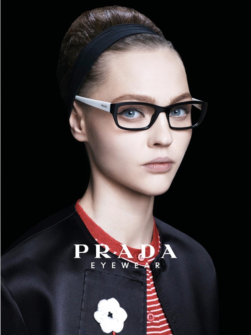 Весенне-летняя кампания Prada Eyewear (фото 3)