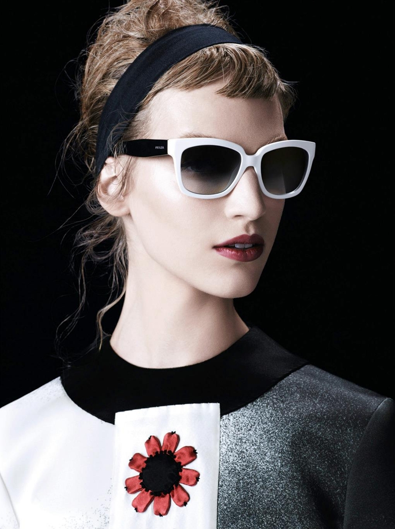 Весенне-летняя кампания Prada Eyewear (фото 6)