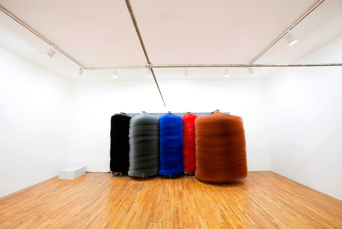 Жертвы современной жизни в МоМА PS1 (фото 5)