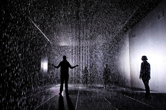 "Сухой" дождь на выставке в Лондоне (фото 6)