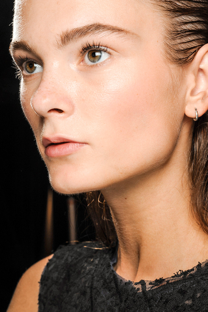 Бьюти-минимализм нью-йоркских показов (фото 4)