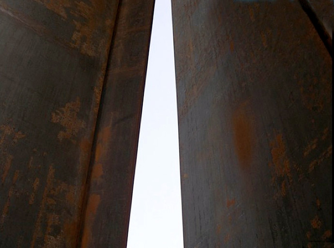 Скульптура "7" Ричарда Серра (фото 4)