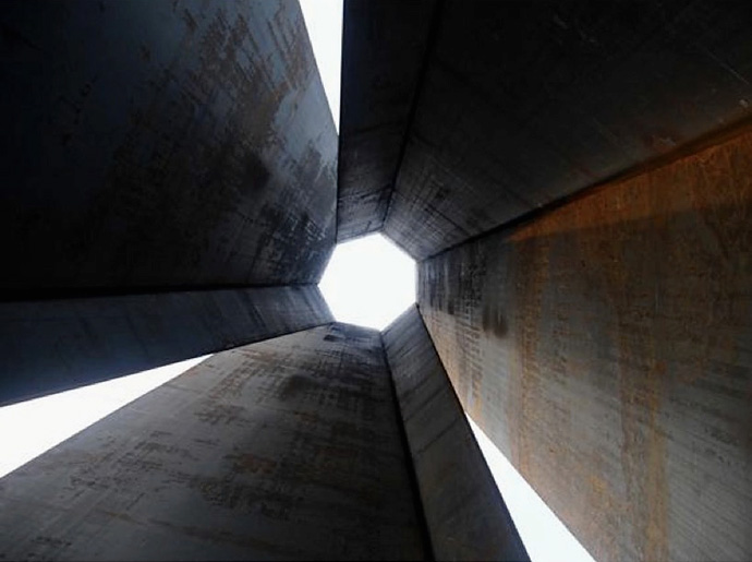 Скульптура "7" Ричарда Серра (фото 6)