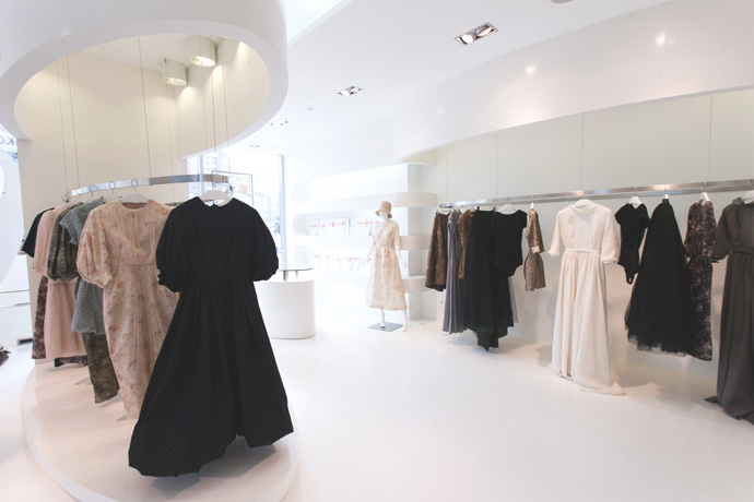 Корнер Ulyana Sergeenko в Екатеринбурге (фото 2)