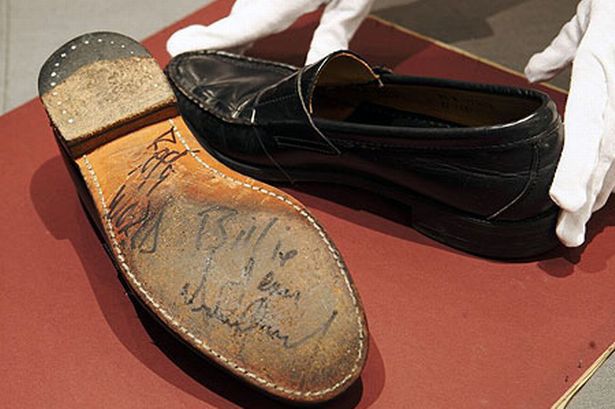 Знаковые элементы образа Майкла Джексона (фото 11)