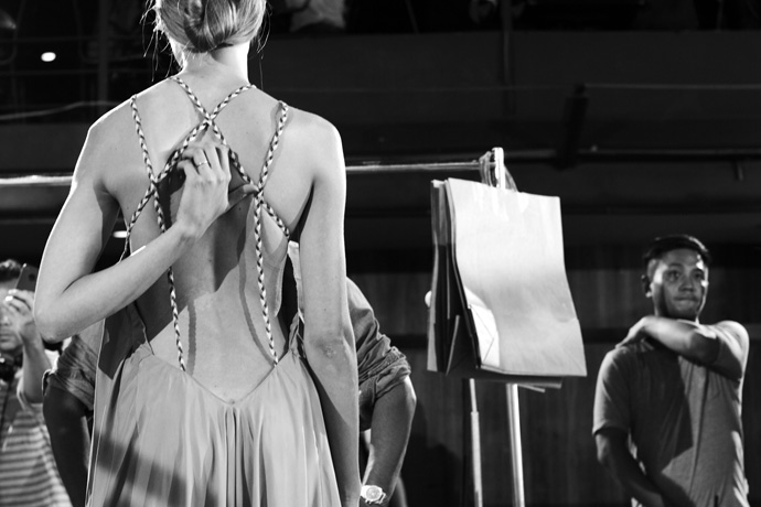 Скотт Шуман за кулисами показа Tommy Hilfiger (фото 2)