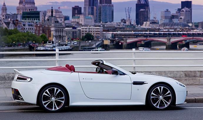 Новый Aston Martin V12 Vantage (фото 1)