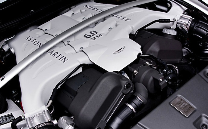Новый Aston Martin V12 Vantage (фото 8)