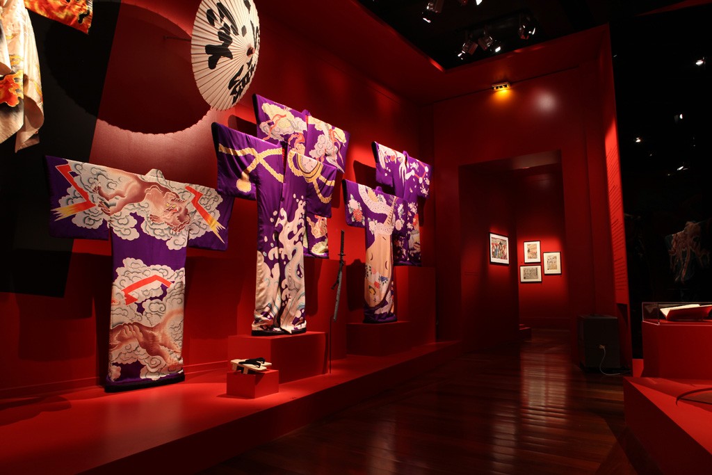 Выставка костюмов театра кабуки в Париже (фото 2)