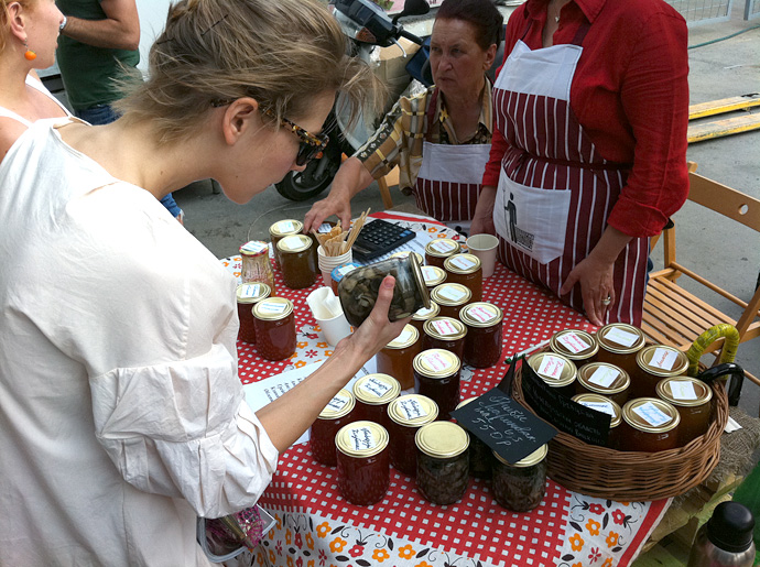 Фермерский рынок "Лавки" на "Стрелке" (фото 4)