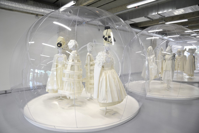 Выставки Comme Des Garcons и Balenciaga в Париже (фото 8)