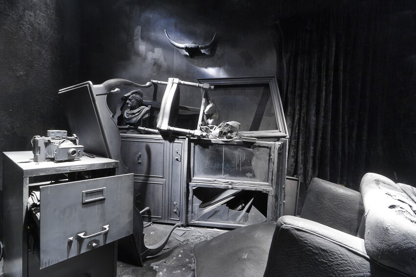 Лучшие витрины мира: Barney's feat. Louboutin (фото 5)