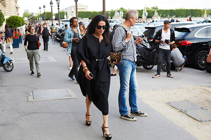 Неделя высокой моды в Париже: Streetstyle. Часть 1 (фото 13)