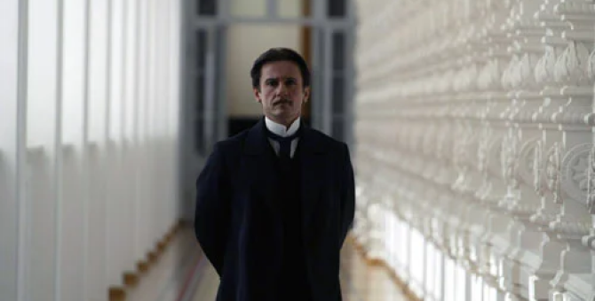 Борис Акунин анонсировал в мае выход новой книги об Эрасте Фандорине ...