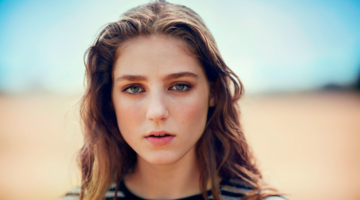 Обратите внимание: пять исполнительниц до 21 года