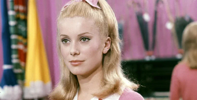 Мюзикл «Шербурские зонтики» с Катрин Денев выйдет в российский прокат