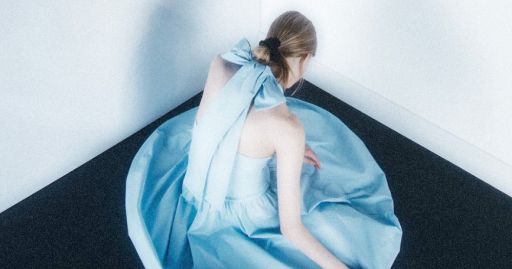 Где искать платья на выпускной? Конечно, у локальных брендов