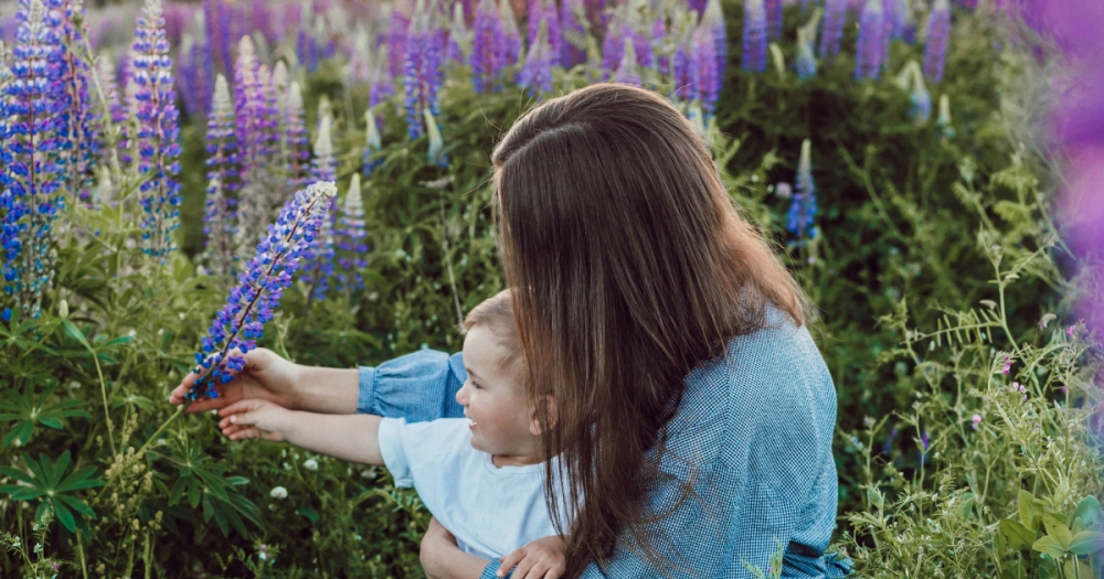 Вопрос трихологу: почему после родов выпадают волосы