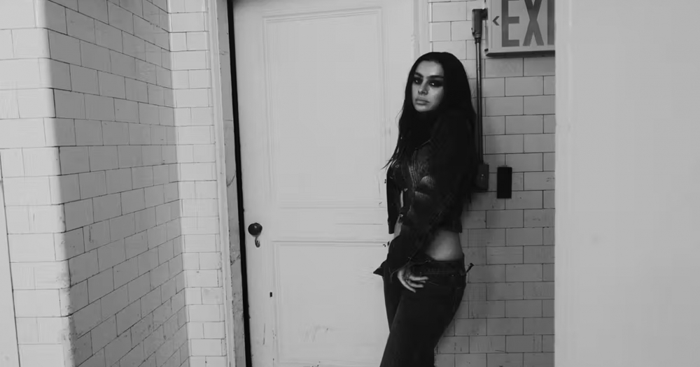 Charli ХСХ выпустила расширенную версию альбома «Music, Fashion, Film»