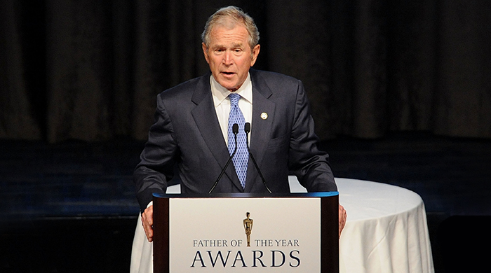 Джордж Буш назван отцом года