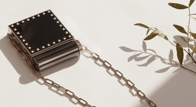 Холдеры Valentino — выбор Buro 24/7