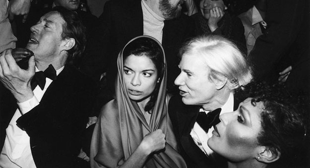 О вечеринках Энди Уорхола снимут документальный фильм