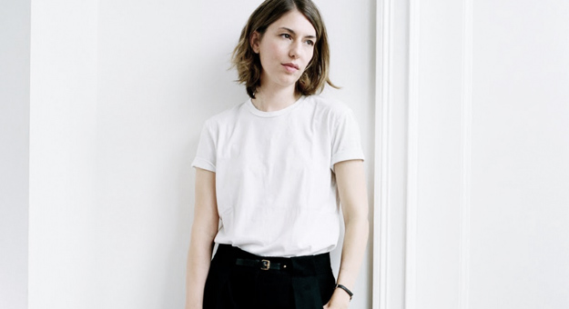 София Коппола сняла пародию на эротическое шоу 1990-х