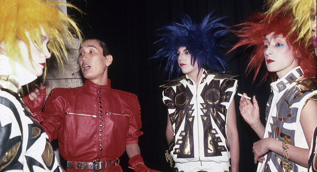 Кансай Ямамото: дизайнер, который придумал принты для круизной коллекции Louis Vuitton