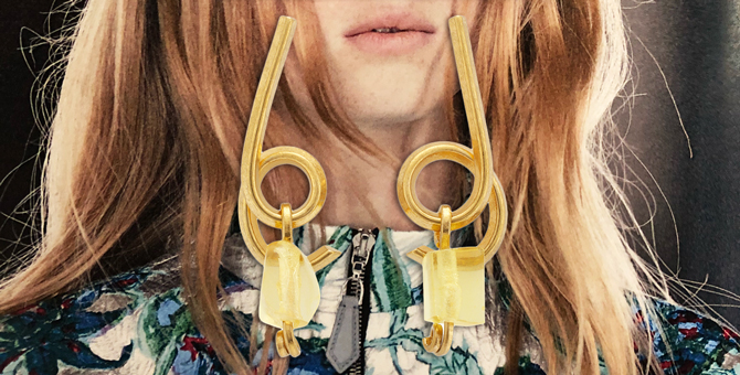 24 аксессуара, которые сделают образ, — серьги, платки и береты